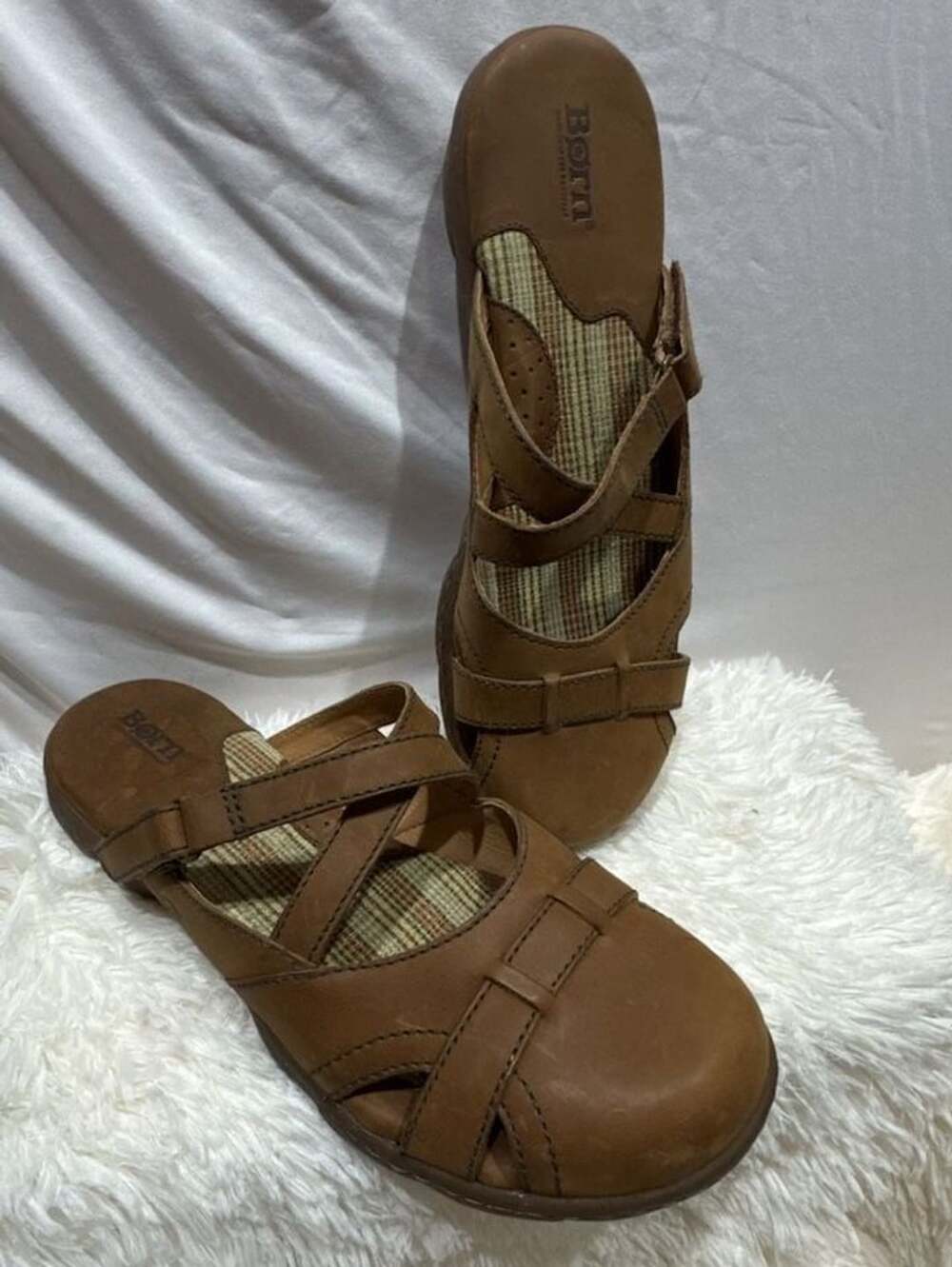 Born Sandals Brown Leather Cross Strap Size 8